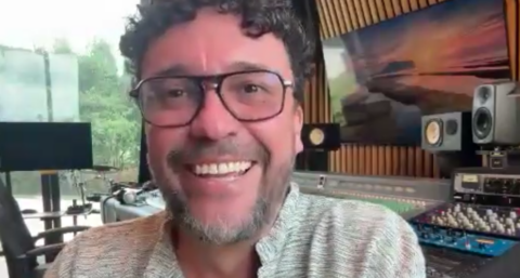 Andrés Cepeda on Car Con Carne
